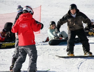  Instrucción de snowboard